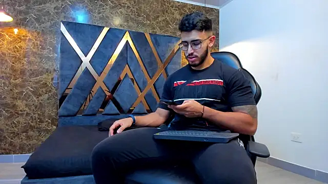 Liam Kleiin online show from September 25, 2025, 11:27 am