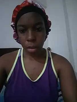 Snapshot of vanillacutie chatting on June 23, 2026, 5:33 pm vanillacutie online show from June 23, 2026, 5:33 pm