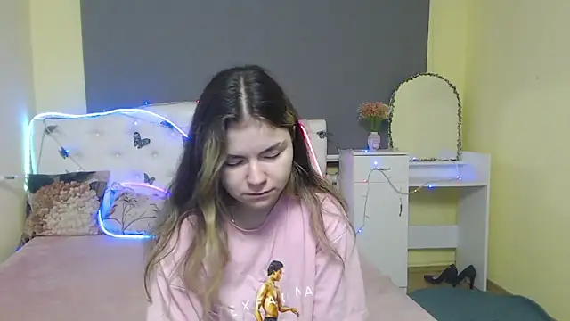 TinaRedly online show from April 23, 2026, 12:40 pm