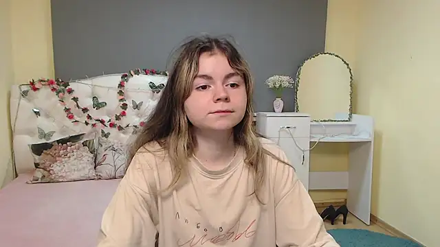 TinaRedly online show from March 29, 2026, 5:47 pm