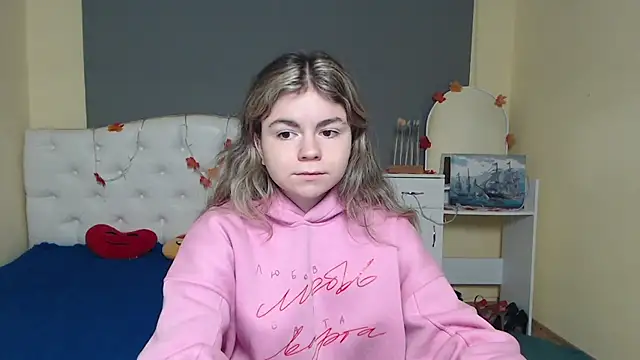 Snapshot of TinaRedly chatting on November 20, 2025, 6:58 am TinaRedly online show from November 20, 2025, 6:58 am