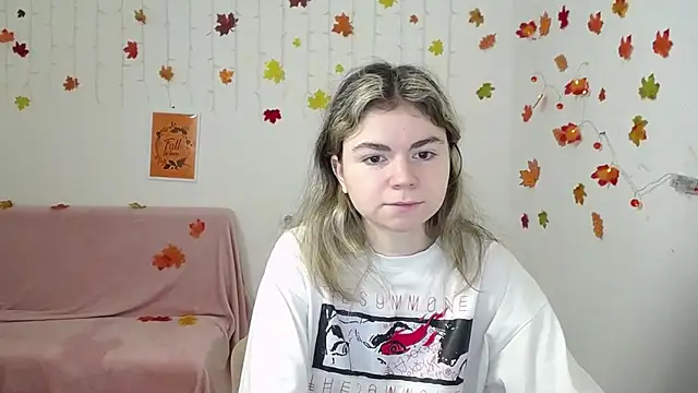 Snapshot of TinaRedly chatting on November 28, 2025, 7:08 am TinaRedly online show from November 28, 2025, 7:08 am