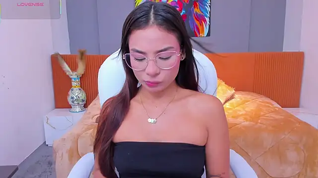 Snapshot of amira_cute2 chatting on February 25, 2025, 9:53 am amira cute2 online show from February 25, 2025, 9:53 am