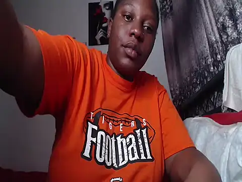 Whimsicalwillow online show from October 29, 2025, 3:22 pm