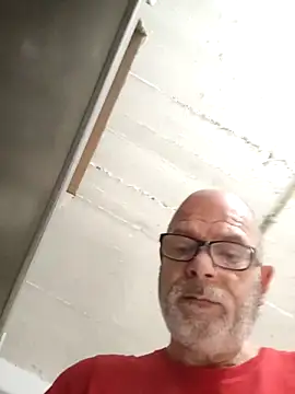 bottomhairy online show from April 13, 2026, 9:46 am