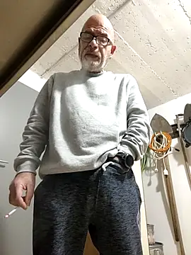 bottomhairy online show from March 16, 2026, 5:26 pm