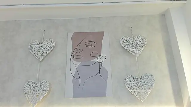 charlottebrowns  online show from April 13, 2026, 12:20 pm