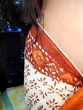 Snapshot of Hotty__Baby chatting on December 4, 2024, 6:11 pm Hotty  Baby online show from December 4, 2024, 6:11 pm