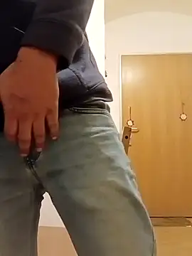 maleesa online show from November 12, 2025, 6:28 am