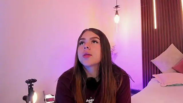 Snapshot of ArianaBaker chatting on February 17, 2026, 1:41 pm ArianaBaker online show from February 17, 2026, 1:41 pm