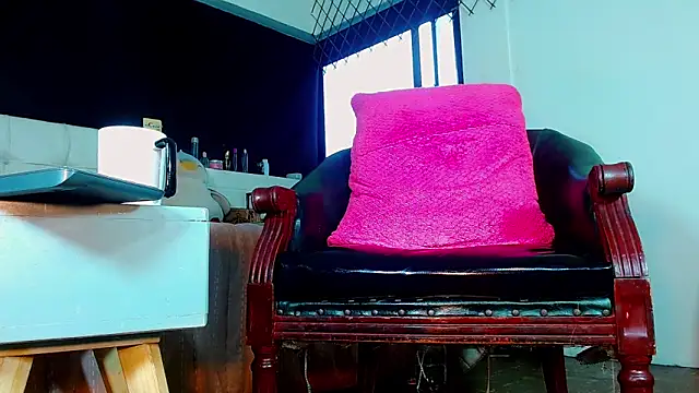 bellatrixx 69 online show from January 13, 2026, 11:36 am