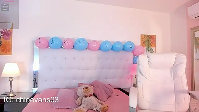 Snapshot of Chloe_evans__ chatting on September 19, 2025, 11:58 am Chloe evans online show from September 19, 2025, 11:58 am