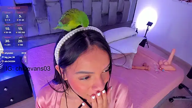 Snapshot of Chloe_evans__ chatting on March 7, 2025, 5:49 pm Chloe evans online show from March 7, 2025, 5:49 pm