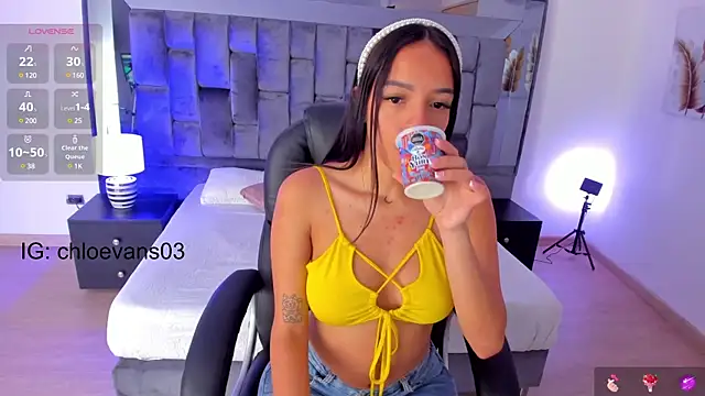 Snapshot of Chloe_evans__ chatting on March 13, 2025, 11:30 am Chloe evans online show from March 13, 2025, 11:30 am