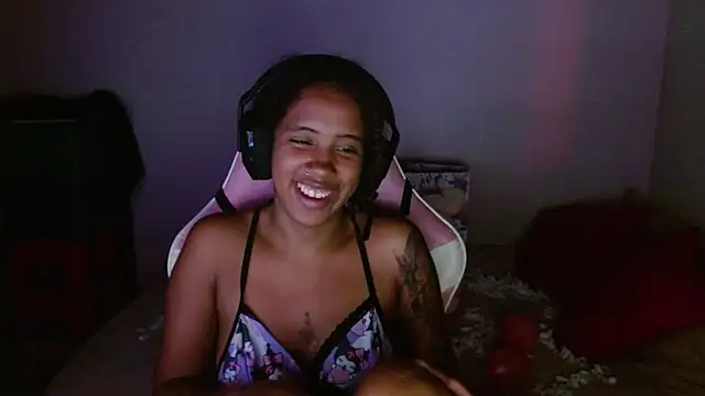 TiffanyRoouse online show from February 14, 2025, 1:02 am