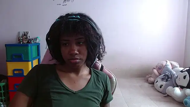 TiffanyRoouse online show from October 18, 2025, 1:35 pm