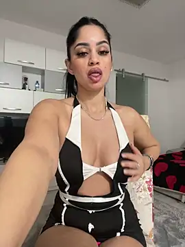 Snapshot of _adelle chatting on February 6, 2026, 12:01 pm adelle online show from February 6, 2026, 12:01 pm