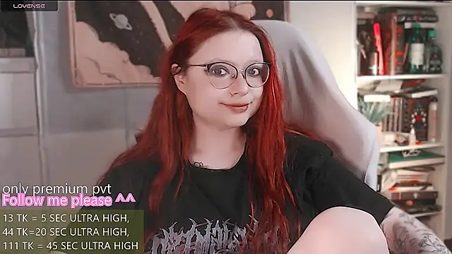 Snapshot of me__hanna chatting on May 1, 2026, 2:38 am me hanna online show from May 1, 2026, 2:38 am
