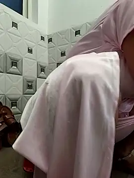 Snapshot of Archna-ji chatting on January 14, 2026, 7:23 am Archna-ji online show from January 14, 2026, 7:23 am