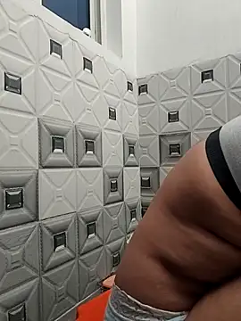 Snapshot of Archna-ji chatting on November 28, 2025, 4:45 am Archna-ji online show from November 28, 2025, 4:45 am