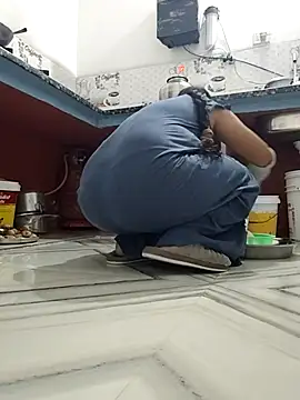 Snapshot of Archna-ji chatting on November 21, 2025, 12:42 am Archna-ji online show from November 21, 2025, 12:42 am