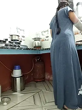 Snapshot of Archna-ji chatting on November 26, 2025, 1:05 am Archna-ji online show from November 26, 2025, 1:05 am