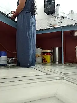 Snapshot of Archna-ji chatting on November 15, 2025, 1:42 am Archna-ji online show from November 15, 2025, 1:42 am