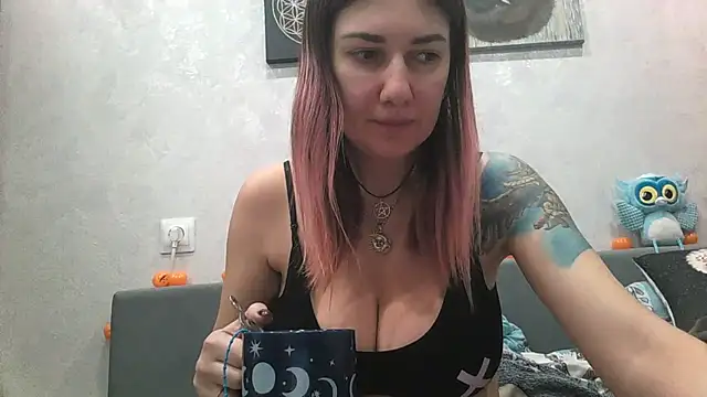 BlueXOwl online show from December 5, 2025, 6:39 pm