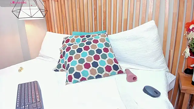 Snapshot of Ginger_Winn chatting on March 6, 2025, 11:09 pm Ginger Winn online show from March 6, 2025, 11:09 pm