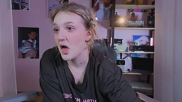 ELLIEJAY online show from February 12, 2026, 6:24 am