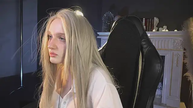 ELLIEJAY online show from May 10, 2026, 5:33 am