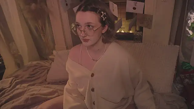 ELLIEJAY online show from December 23, 2025, 5:18 am