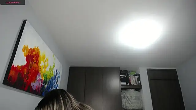 Snapshot of Valentina_St chatting on November 16, 2025, 10:42 am Valentina St online show from November 16, 2025, 10:42 am