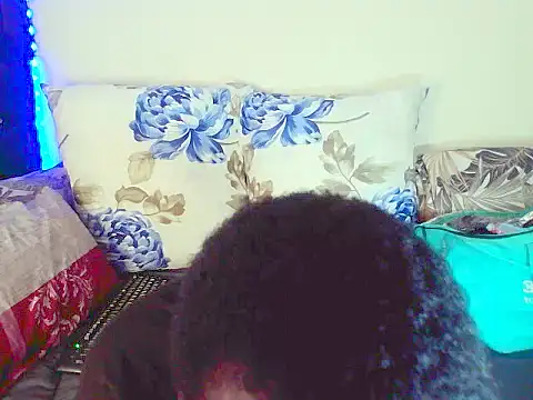 dinnykrazx online show from October 7, 2025, 5:14 pm