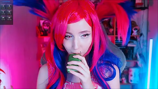 Snapshot of ohclementine chatting on February 3, 2025, 12:47 pm ohclementine online show from February 3, 2025, 12:47 pm