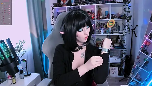 Snapshot of ohclementine chatting on December 2, 2025, 10:39 am ohclementine online show from December 2, 2025, 10:39 am