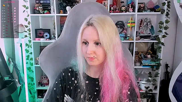 Snapshot of ohclementine chatting on September 9, 2025, 11:08 am ohclementine online show from September 9, 2025, 11:08 am