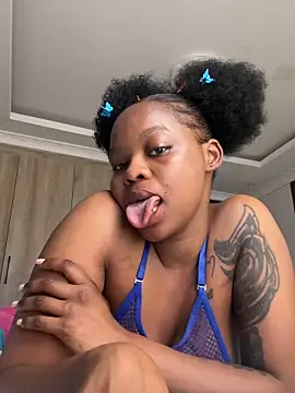 Snapshot of SexxyLunar chatting on November 13, 2025, 6:39 am SexxyLunar online show from November 13, 2025, 6:39 am