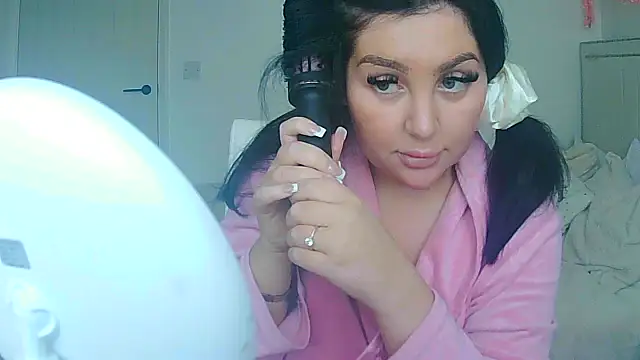 magical mia online show from November 24, 2025, 11:54 am