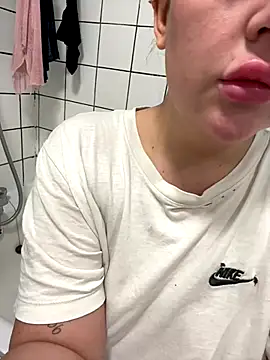 magical mia online show from November 7, 2025, 10:31 am