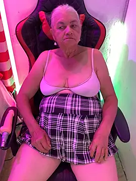 Grandma Mature23 online show from March 6, 2025, 6:37 pm