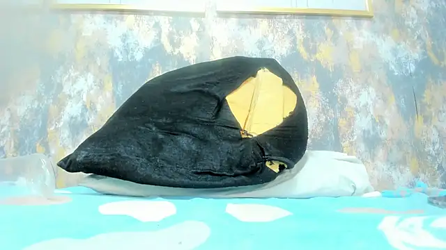 MonicaSchwartz online show from December 21, 2025, 9:00 am