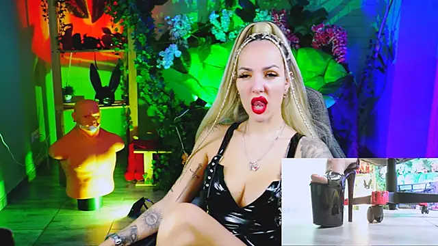 MonicaMaxwel online show from February 13, 2026, 10:48 am