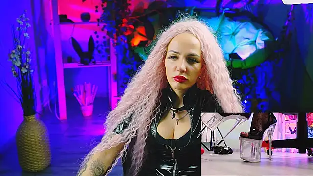 MonicaMaxwel online show from March 20, 2025, 6:09 pm