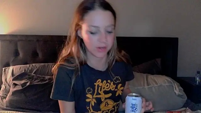 molly witha chance online show from February 22, 2025, 9:01 am