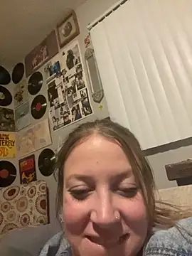 molly witha chance online show from September 21, 2025, 9:47 am