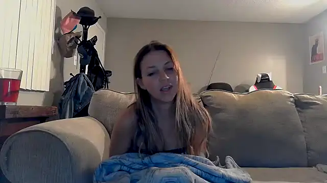 molly witha chance online show from September 15, 2025, 12:55 am