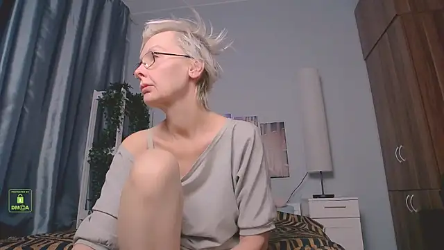 Snapshot of HelgaHimmell chatting on February 11, 2025, 3:50 am HelgaHimmell online show from February 11, 2025, 3:50 am