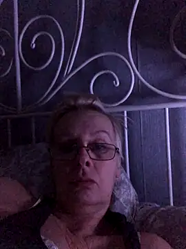 Snapshot of HelgaHimmell chatting on November 27, 2025, 8:42 pm HelgaHimmell online show from November 27, 2025, 8:42 pm