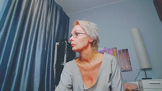 Snapshot of HelgaHimmell chatting on March 13, 2025, 2:49 am HelgaHimmell online show from March 13, 2025, 2:49 am